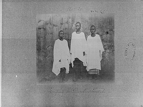 Enfants de Samballa — photographie d'archive de la famille Dembaya